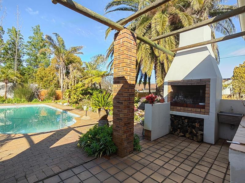 5 Bedroom Property for Sale in Prince Alfred Hamlet Western Cape